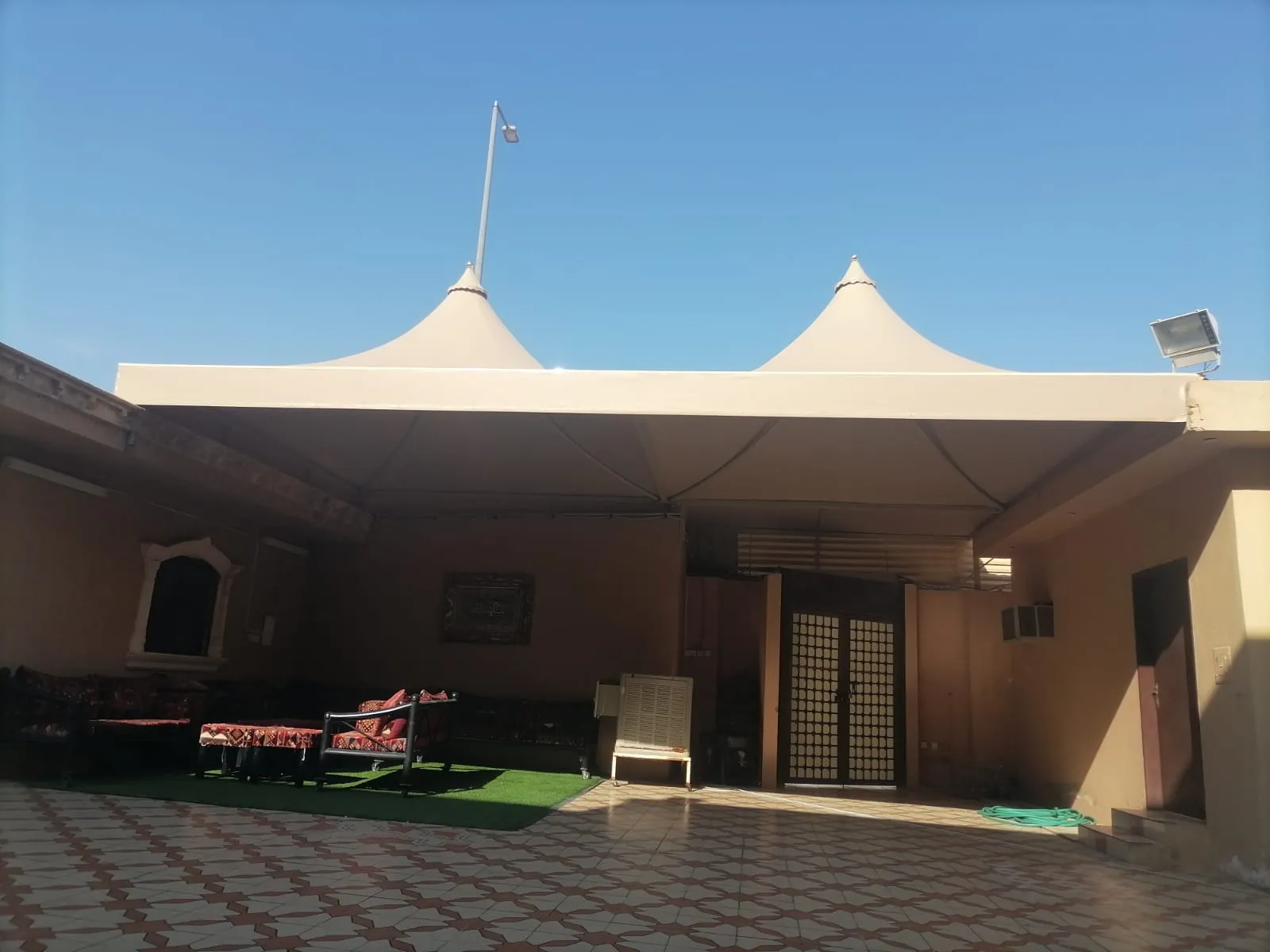 مظلات سيارات