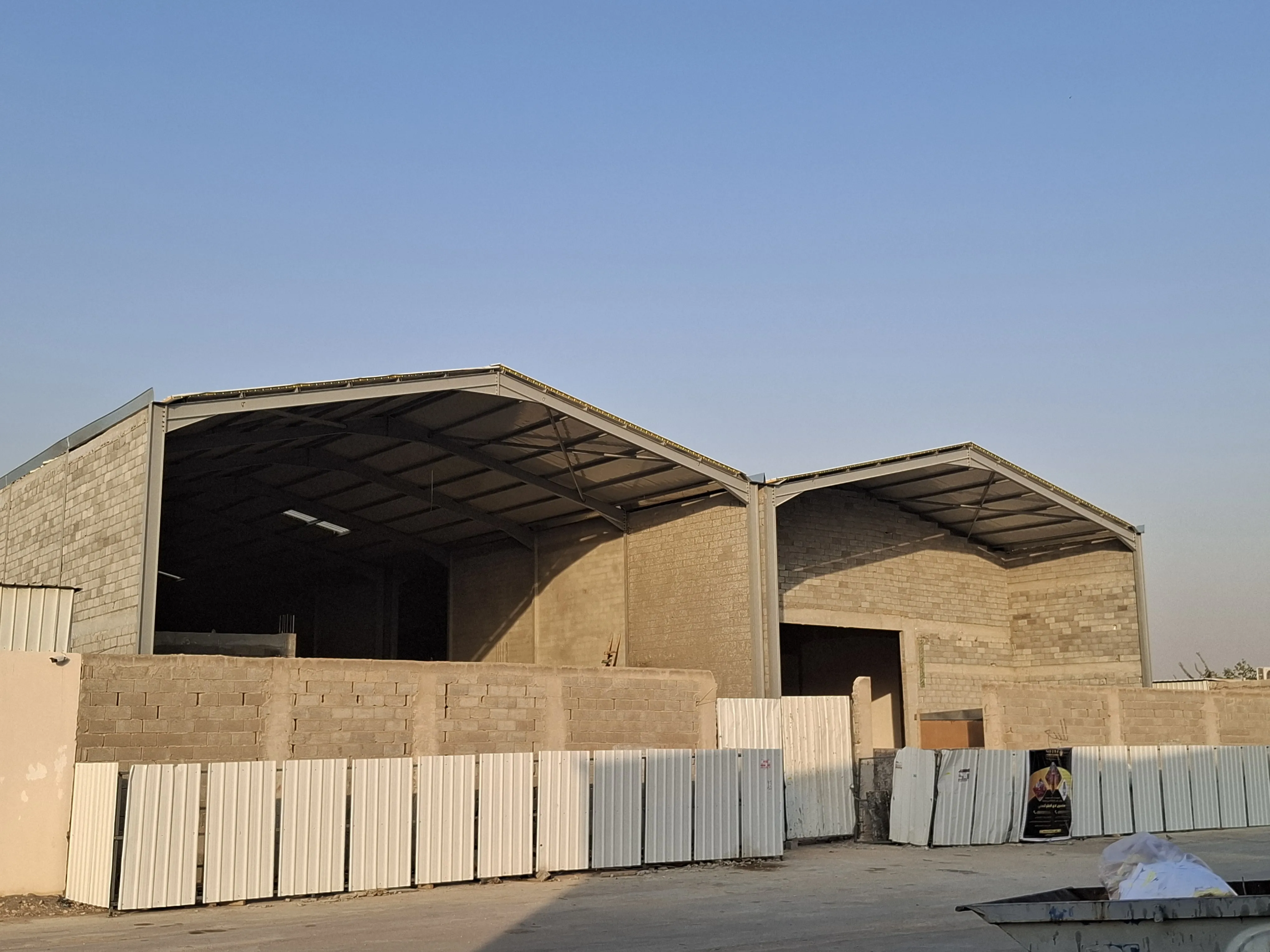 مستودعات وهناجر الرياض